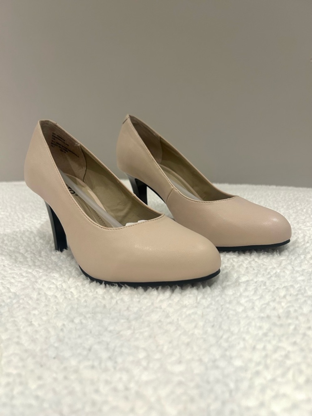 Rialto Coline Almond Toe Stiletto Pumps Nude Beige Women’s Size 7W Heels